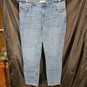 Women's Abercrombie & Fitch jeans. Size 33/16